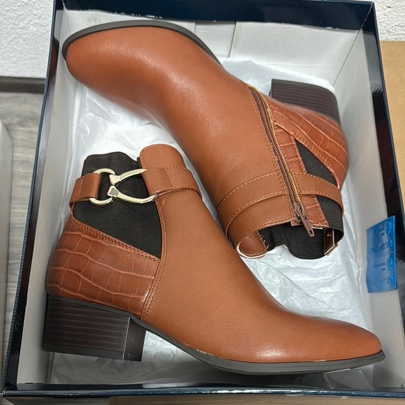 Karen Scott Women's Nadine Booties (WIDE) - Picture 2 of 7